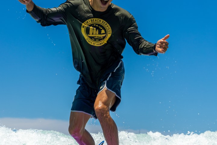Beginner surf lessons in waikiki